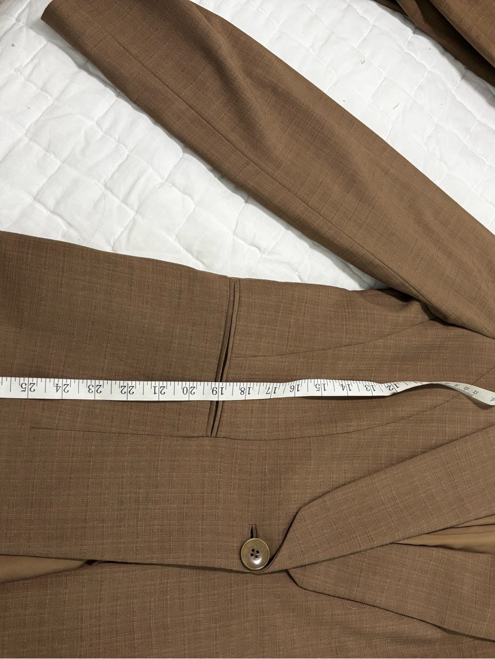 Elie Tahari Tan suit 10/8 - Picture 5 of 16